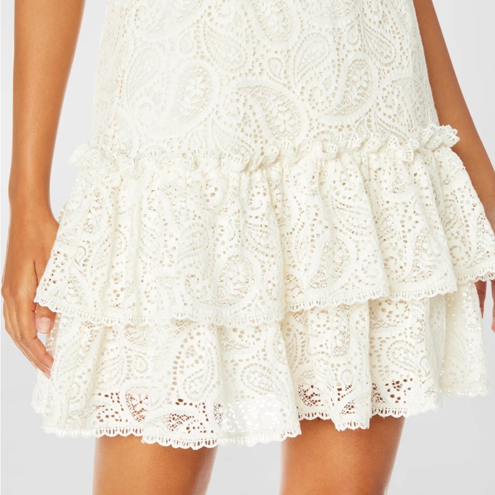 🔥NWOT 🔥AUM 🔥COUTURE 🔥LACE MINI SHIRT🔥